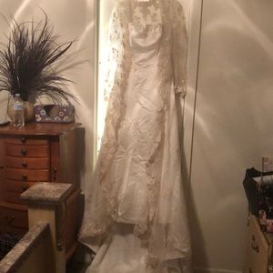 Lace Sleeved Wedding Dress Jacket